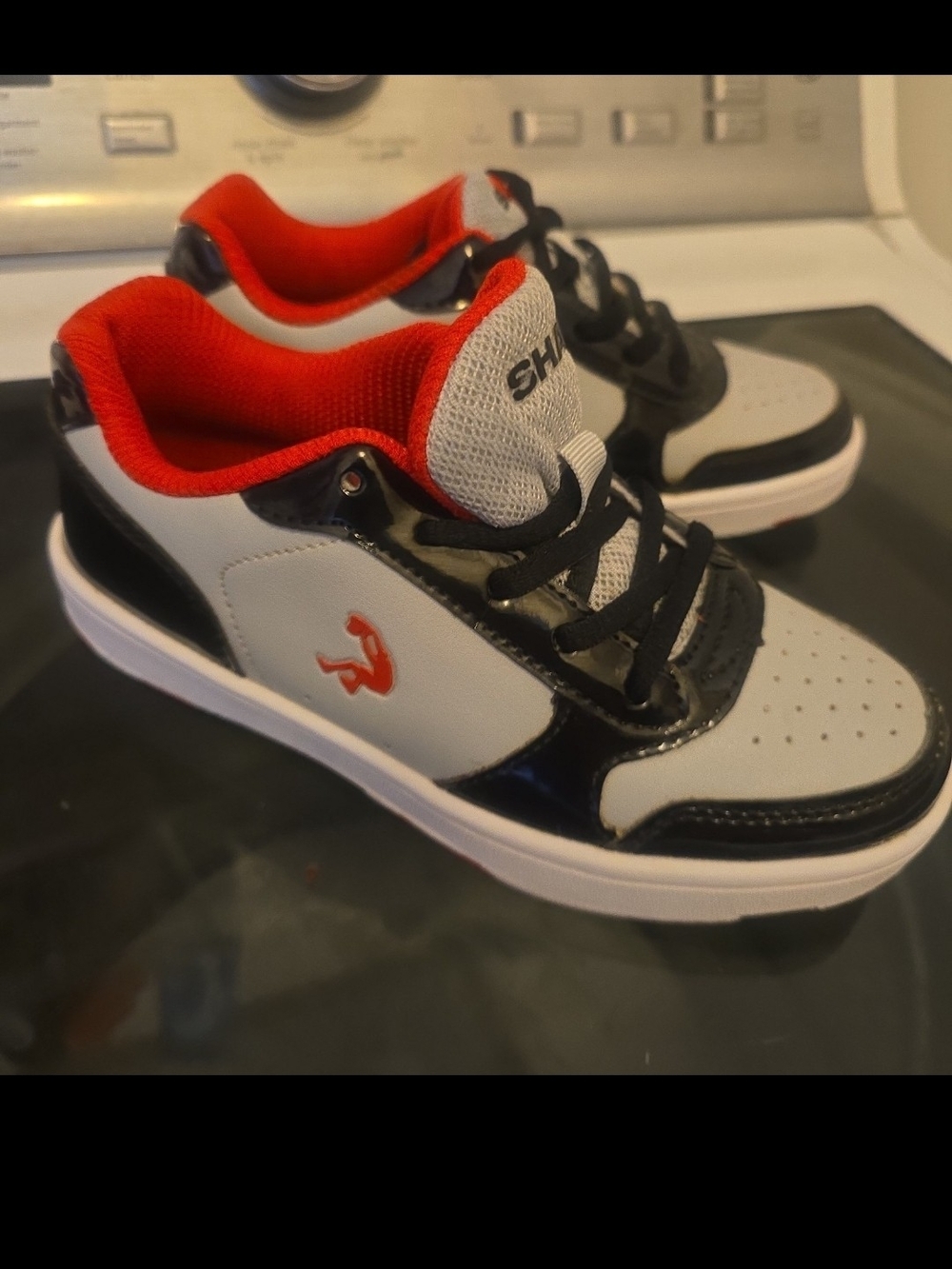 Kids' Shaq Low-Top Basketbapl Shoes